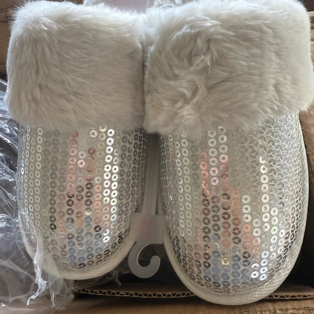 NEW Auden Sequin Slippers with Faux Fur size 7-8 M